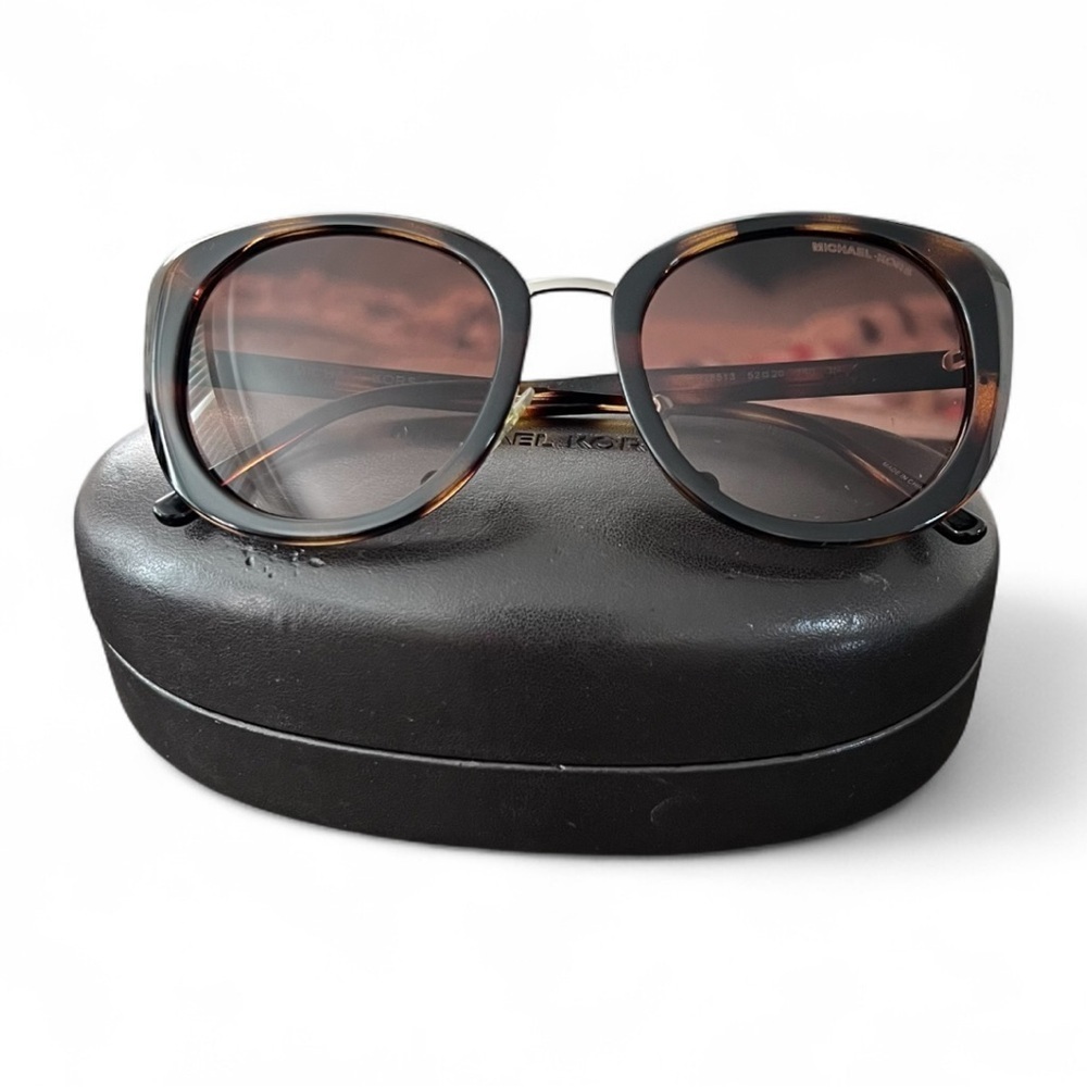 Sold!! - Picture 2 of 7